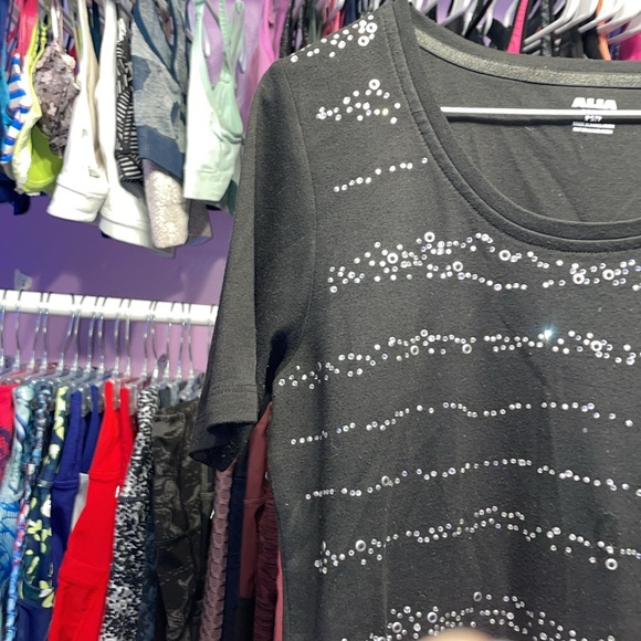 Alia ladies Petites black tshirt size SP design on front silver lines across - Picture 5 of 7